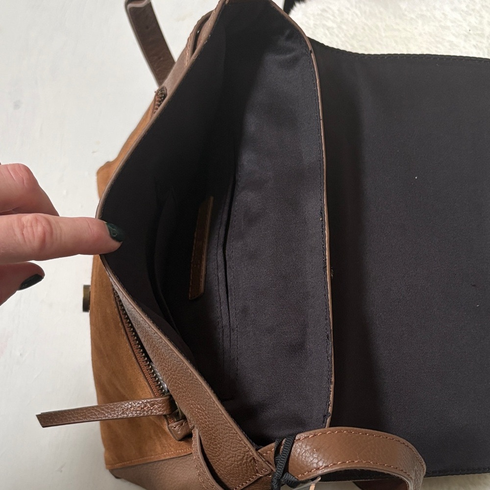 Genuine Leather & Suede Crossbody satchel Bag with Ring Detail closure - Picture 3 of 6